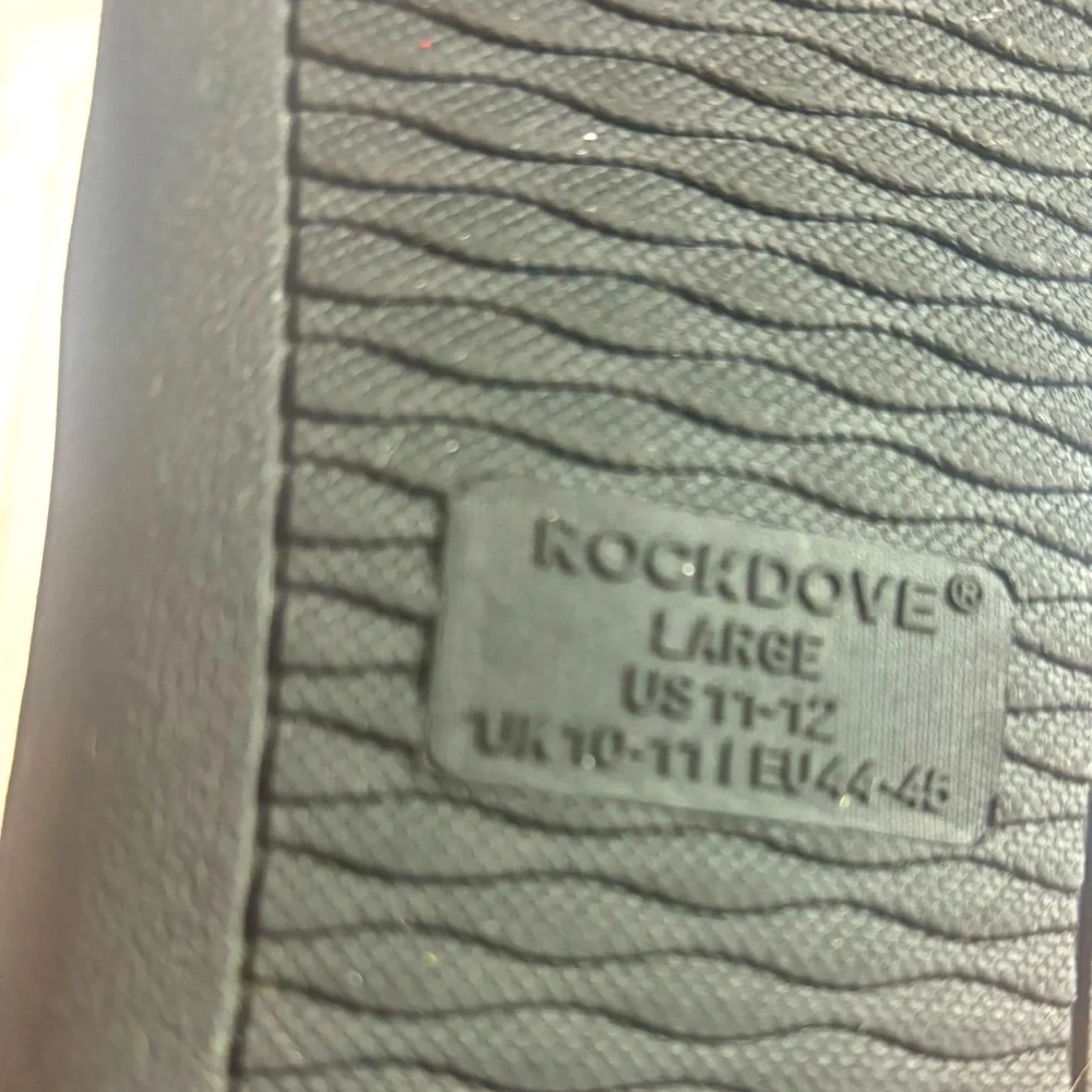 Rockdove waffle knit and terry cloth men home slippers. Gray size 11-12
